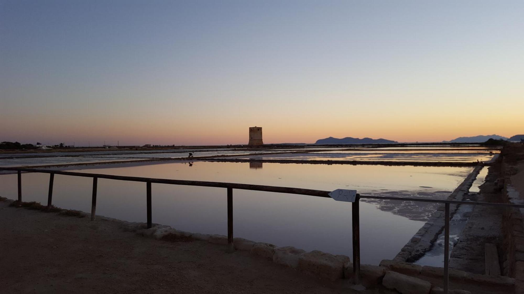 La Casa Di Paoletta A Due Passi Dal Mare Trapani Exterior foto